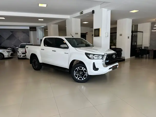 Carro Toyota Hilux Cabine Dupla 2023 SRV 4x4 2.8 Diesel