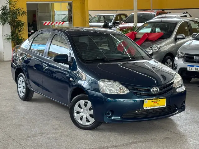 Carro Toyota Etios Sedan 2015 XS 1.5 (Flex)
