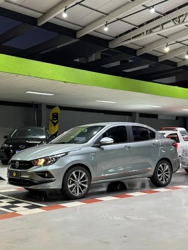 Carro Fiat Cronos 2019 1.8 Precision E.Torq AT6 (Flex)