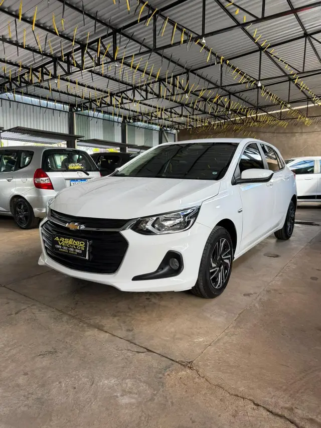 Carro Chevrolet Onix 2025 LT 1.0
