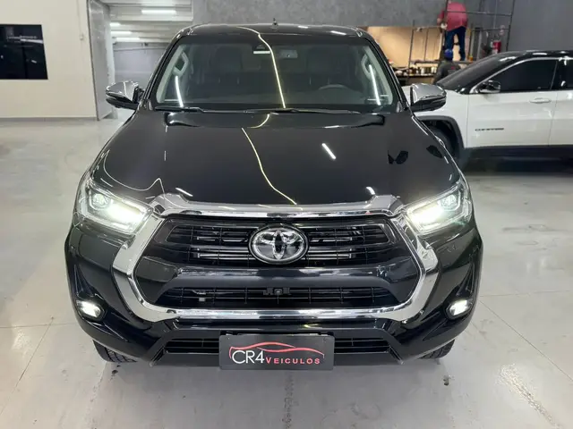 Carro Toyota Hilux Cabine Dupla 2023 SRX Limited 4x4 2.8 Diesel