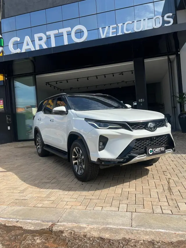 Carro Toyota SW4 2024 SRX 2.8 Turbodiesel 4x4 (Aut.) (7 Lugares)