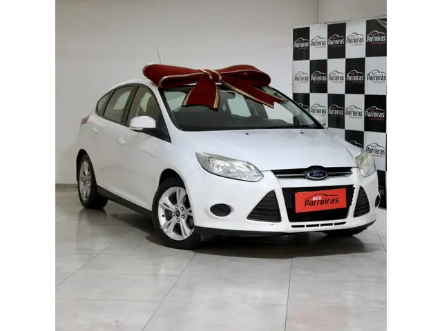 Carro Ford Focus Hatch 2015 SE 1.6 16V TiVCT PowerShift