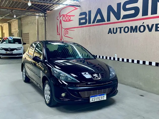 Carro Peugeot 207 2011 Hatch XR 1.4 8V (flex) 4p