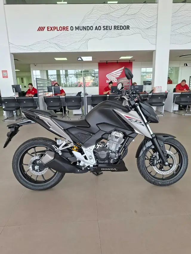 Moto Honda CB 300F Twister 2026 CBS