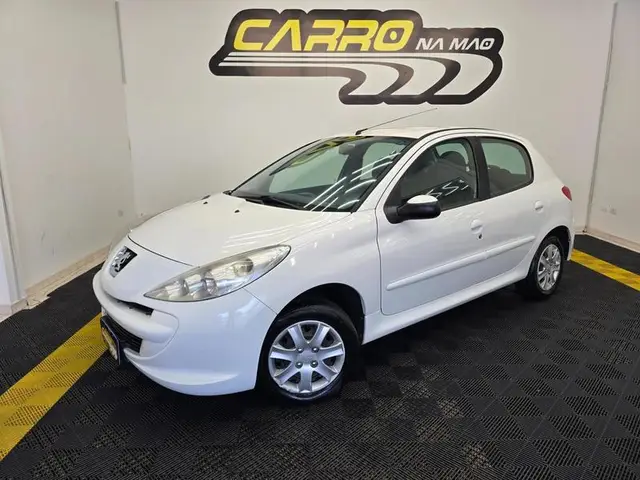 Carro Peugeot 207 2014 Hatch Active 1.4 (Flex)