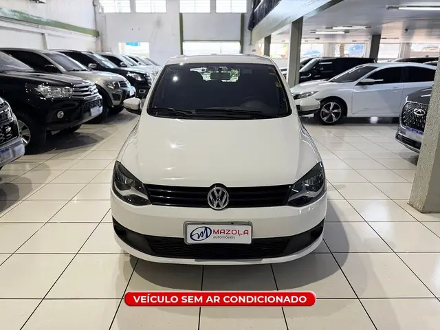 Carro Volkswagen Fox 2014 1.0 TEC (Flex) 4p