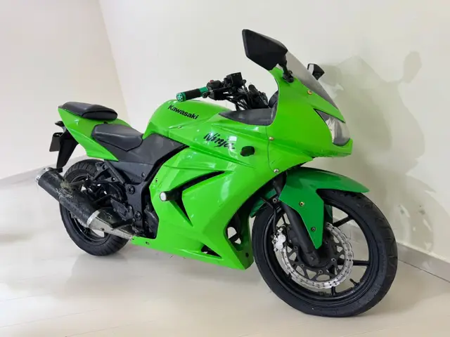 Moto Kawasaki Ninja 2011 250R
