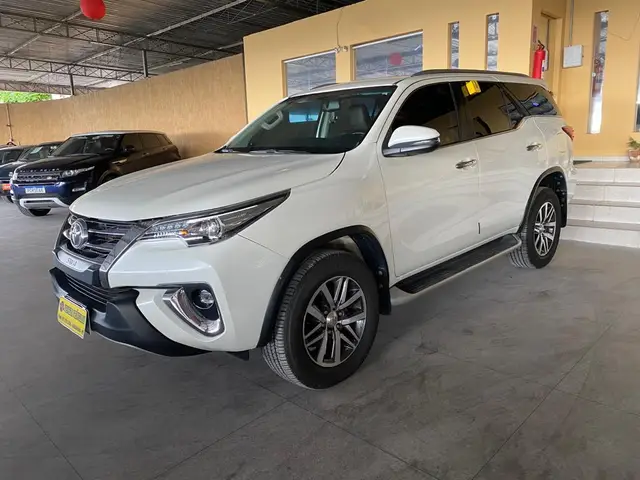 Carro Toyota SW4 2019 2.8 TDI SRX 7L 4x4 (Aut) (Diesel)