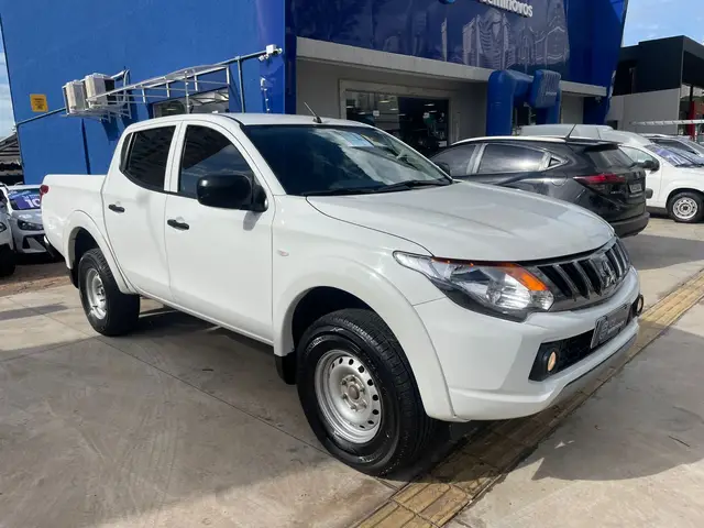 Carro Mitsubishi L200 Triton Sport 2025 GLS 2.4