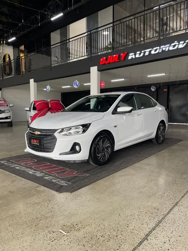 Carro Chevrolet Onix Plus 2024 LT 1.0