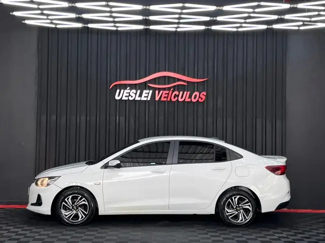 Carro Chevrolet Onix Plus 2024 LT 1.0 Turbo