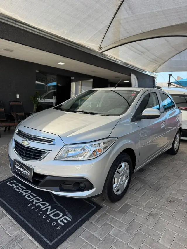 Carro Chevrolet Onix 2014 1.0 LT SPE/4