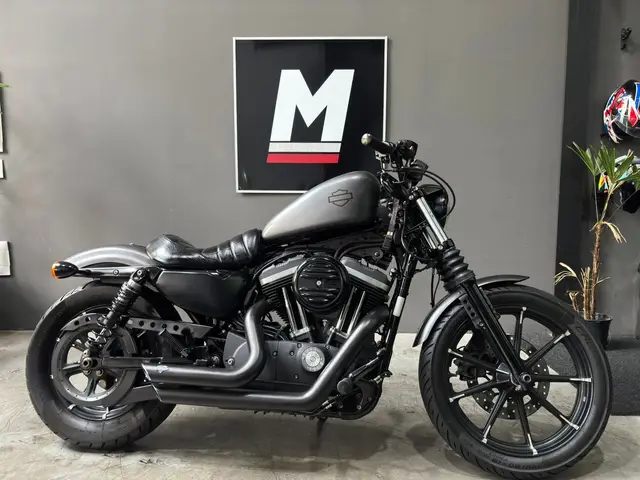 Moto Harley-Davidson Sportster XL 883 2016 Iron