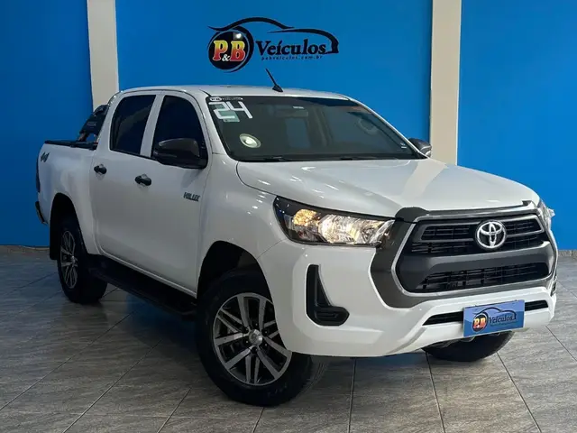 Carro Toyota Hilux Cabine Dupla 2024 STD Power Pack 4x4 2.8 Diesel