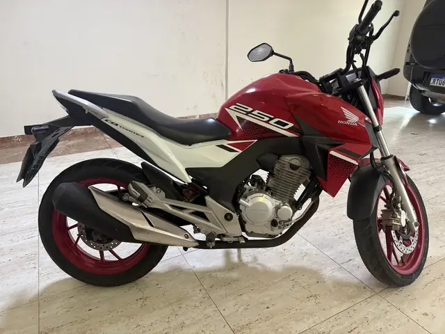 Moto Honda CB 250F Twister 2022 (CBS)