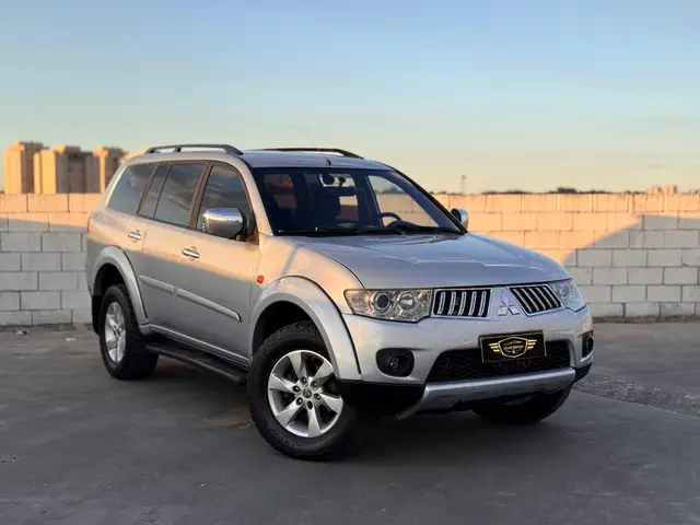 Carro Mitsubishi Pajero Dakar 2013 3.5 HPE 4WD (aut)(Flex)