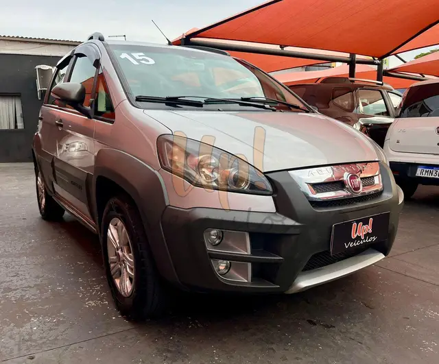 Carro Fiat Idea 2015 Adventure 1.8 16V E.TorQ (Flex)