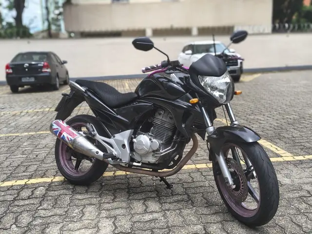 Moto Honda CB 300R 2010 Standard