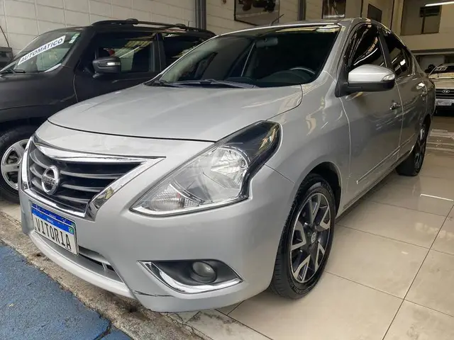Carro Nissan Versa 2017 1.6 16V Unique CVT (Flex)