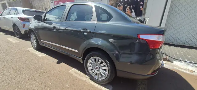 Carro Fiat Grand Siena 2015 Essence 1.6 16V (Flex)