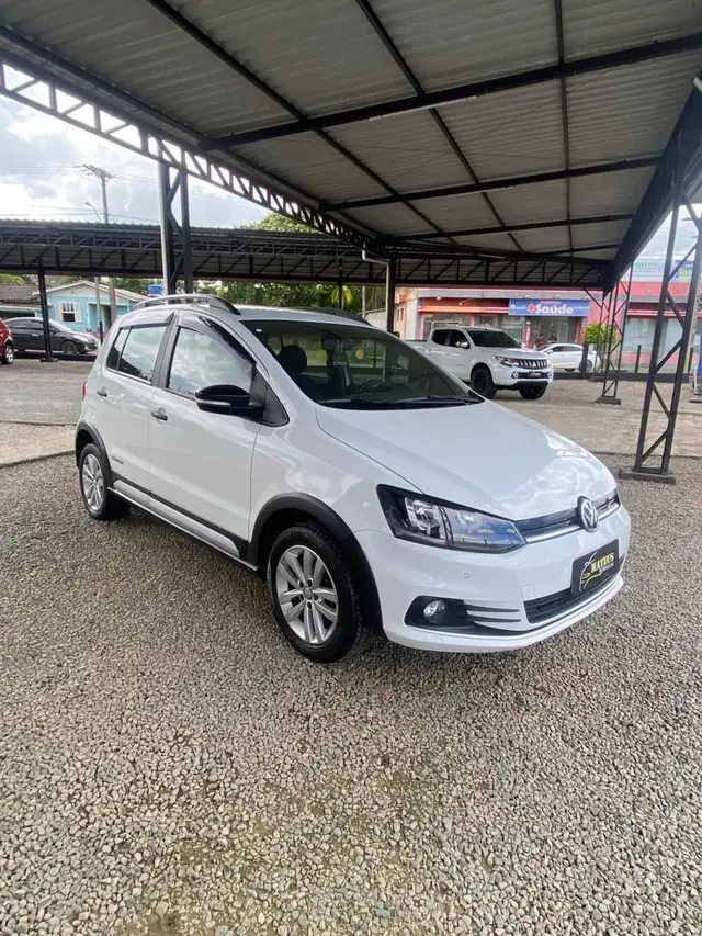 Carro Volkswagen Fox 2018 1.0 MPI Track (Flex)