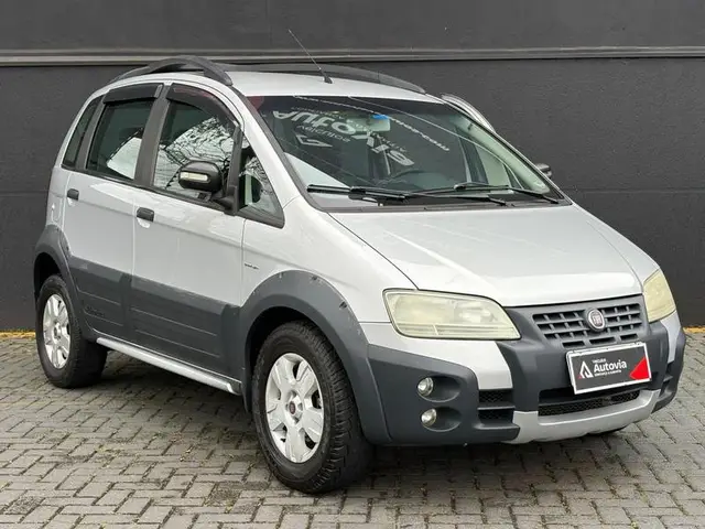 Carro Fiat Idea 2010 Adventure 1.8 Dualogic (Flex)