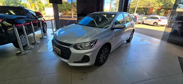 Carro Chevrolet Onix 2023 LT 1.0