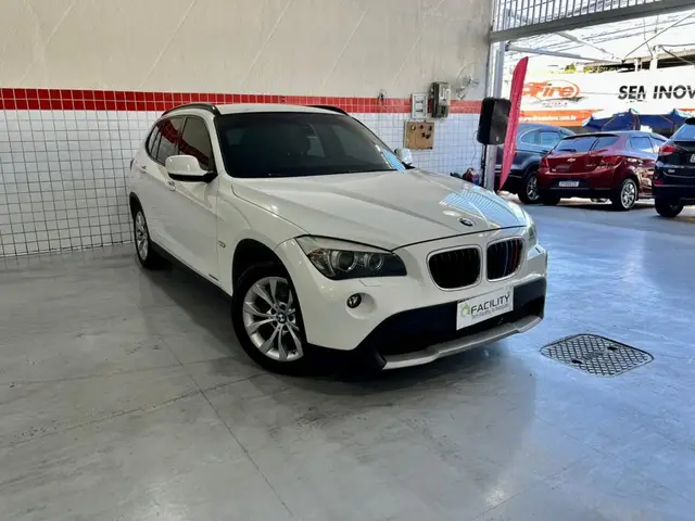 Carro BMW X1 2011 2.0 16V sDrive18i