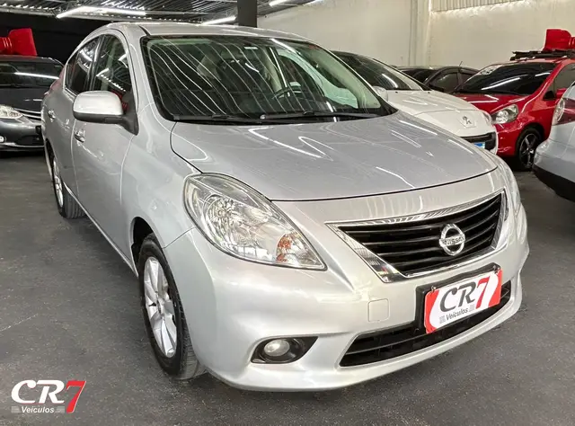 Carro Nissan Versa 2013 1.6 16V SL (Flex)