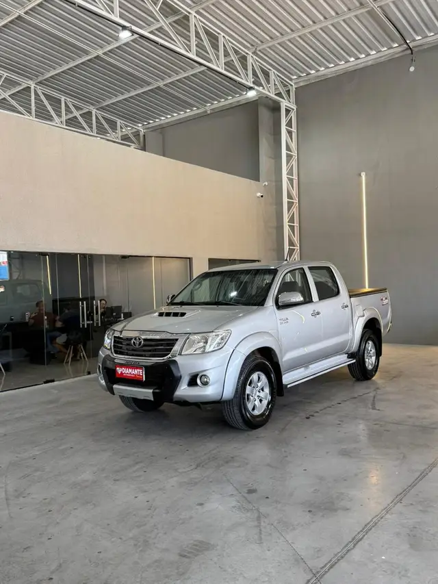 Carro Toyota Hilux Cabine Dupla 2014 Hilux 3.0 TDI 4x4 CD SRV (Aut)