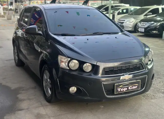 Carro Chevrolet Sonic 2014 Hatch LT 1.6