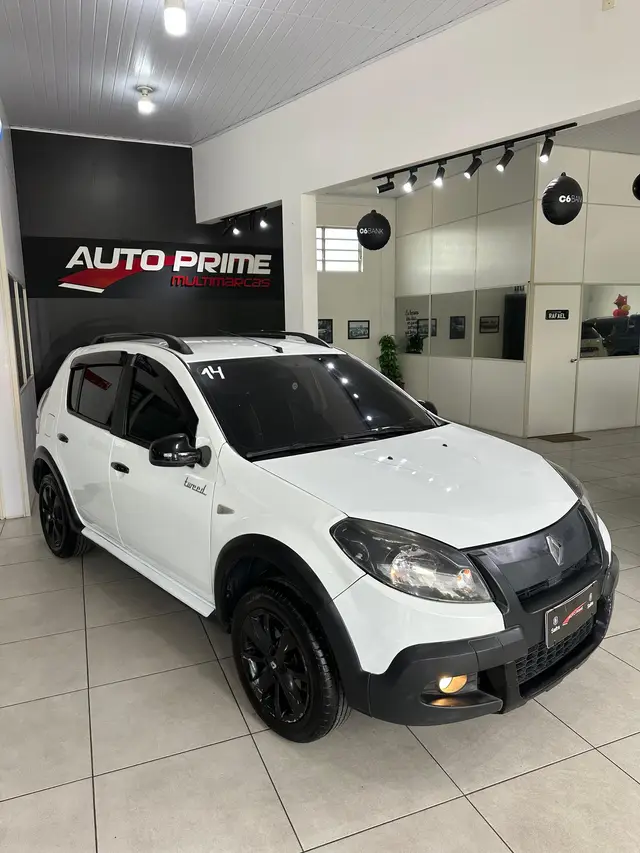 Carro Renault Sandero Stepway 2014 1.6 16V Hi-Flex (aut)