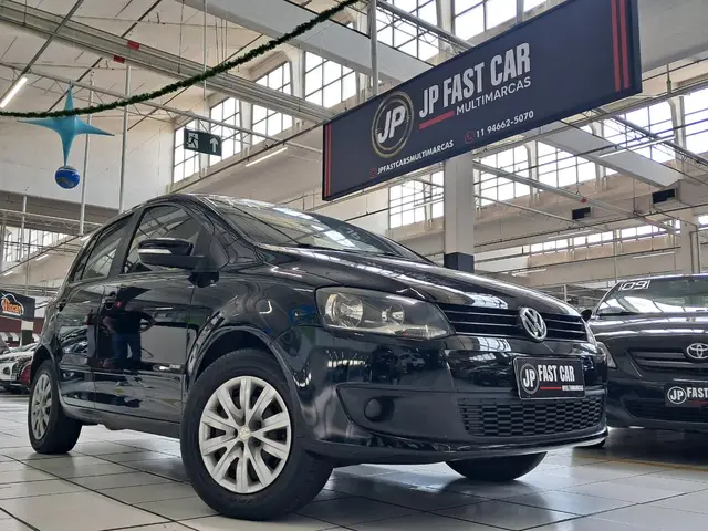 Carro Volkswagen Fox 2014 1.0 TEC (Flex) 4p