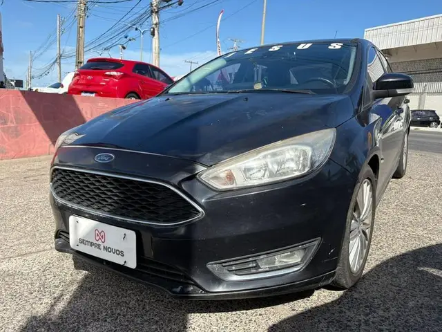 Carro Ford Focus Sedan 2017 SE 2.0 PowerShift
