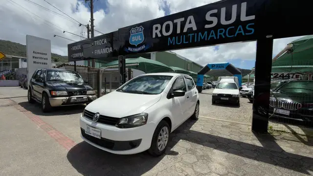Carro Volkswagen Fox 2013 1.0 VHT (Flex) 4p