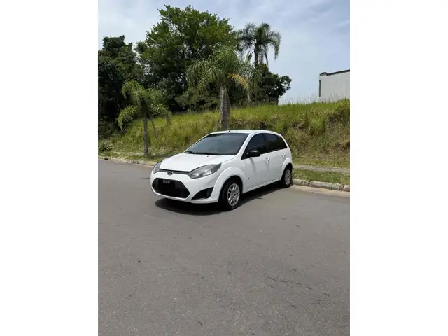Carro Ford Fiesta Hatch 2014 SE 1.0 RoCam (Flex)