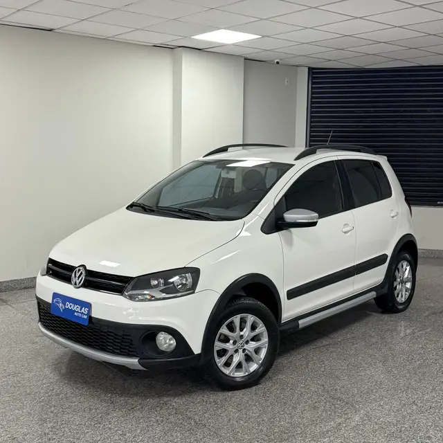 Carro Volkswagen CrossFox 2014 1.6 VHT (Flex)