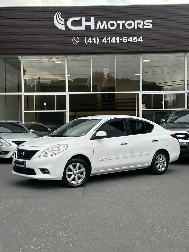Carro Nissan Versa 2013 1.6 16V SL (Flex)