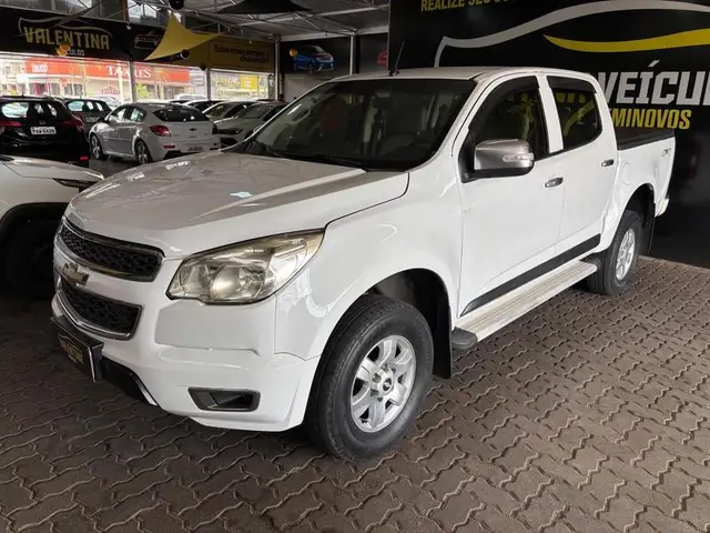 Carro Chevrolet S10 Cabine Dupla 2013 S10 LS 2.8 diesel (Cab Dupla) 4x2