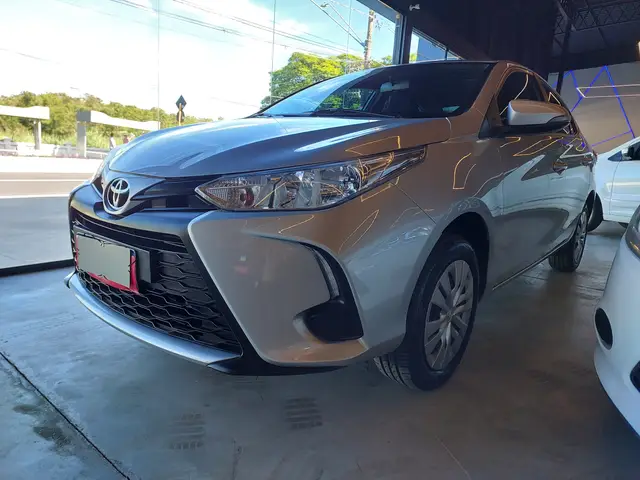 Carro Toyota Yaris Sedan 2023 XL 1.5 Flex 16V 4p Aut.