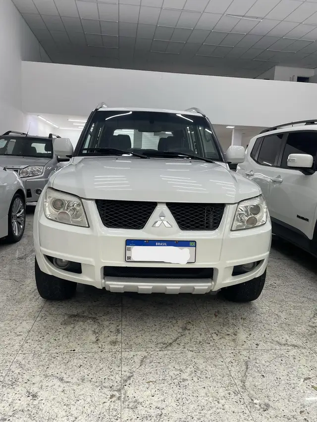 Carro Mitsubishi Pajero TR4 2015 2.0 16V 4x2 (Flex)