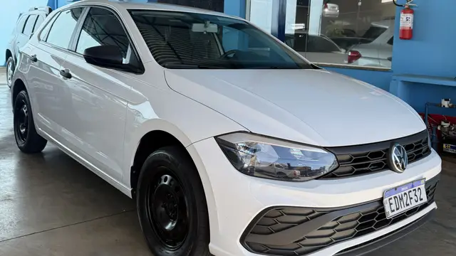 Carro Volkswagen Polo 2023 Track 1.0 Flex 12V 5p