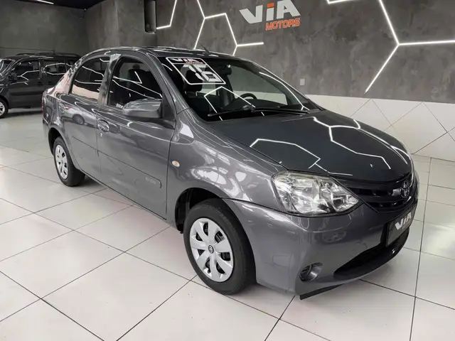 Carro Toyota Etios 2016 XS 1.5 (Flex)