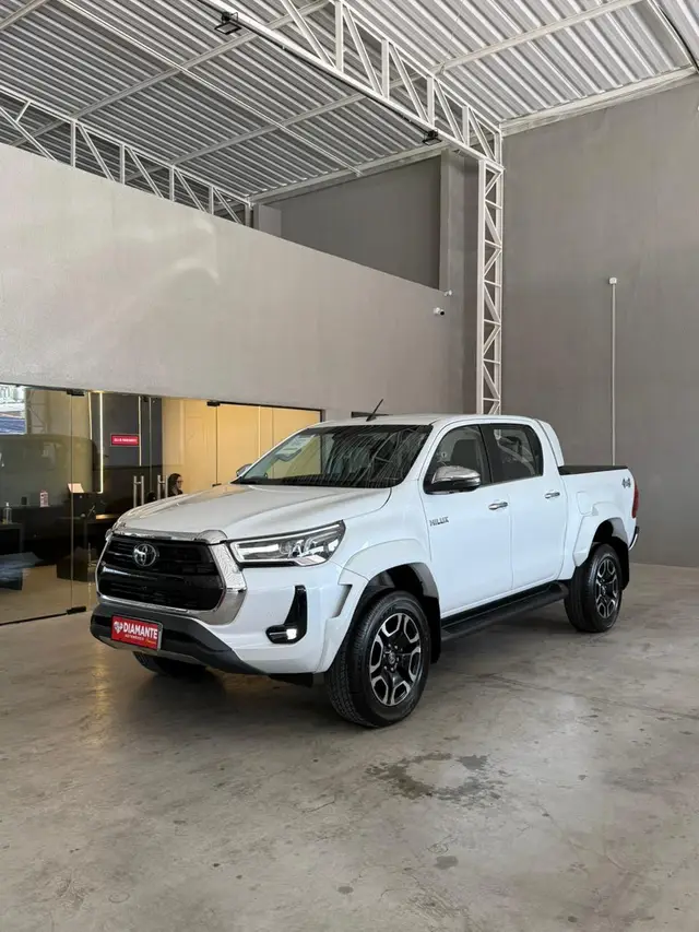 Carro Toyota Hilux Cabine Dupla 2025 SRX Plus 4x4 2.8 Diesel