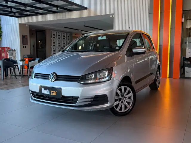 Carro Volkswagen Fox 2017 1.0 MPI Trendline (Flex)