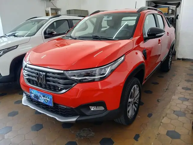 Carro Fiat Strada 2025 Volcano 1.3