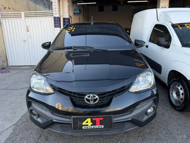 Carro Toyota Etios Sedan 2021 X Plus 1.5 (Flex)
