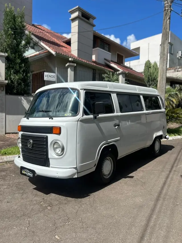 Carro Volkswagen Kombi Furgão 2011 Kombi Furgao 1.4 (Flex)