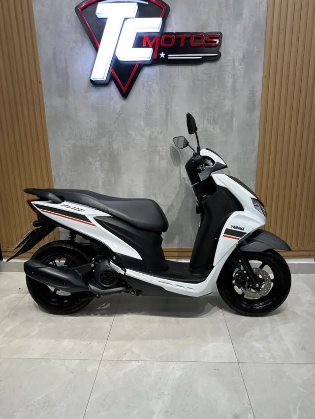 Moto Yamaha Fluo 2023 ABS